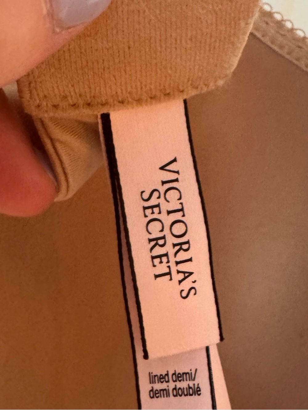 Victoria’s Secret Body by Victoria Demi Bra, 38C - Picture 9 of 10